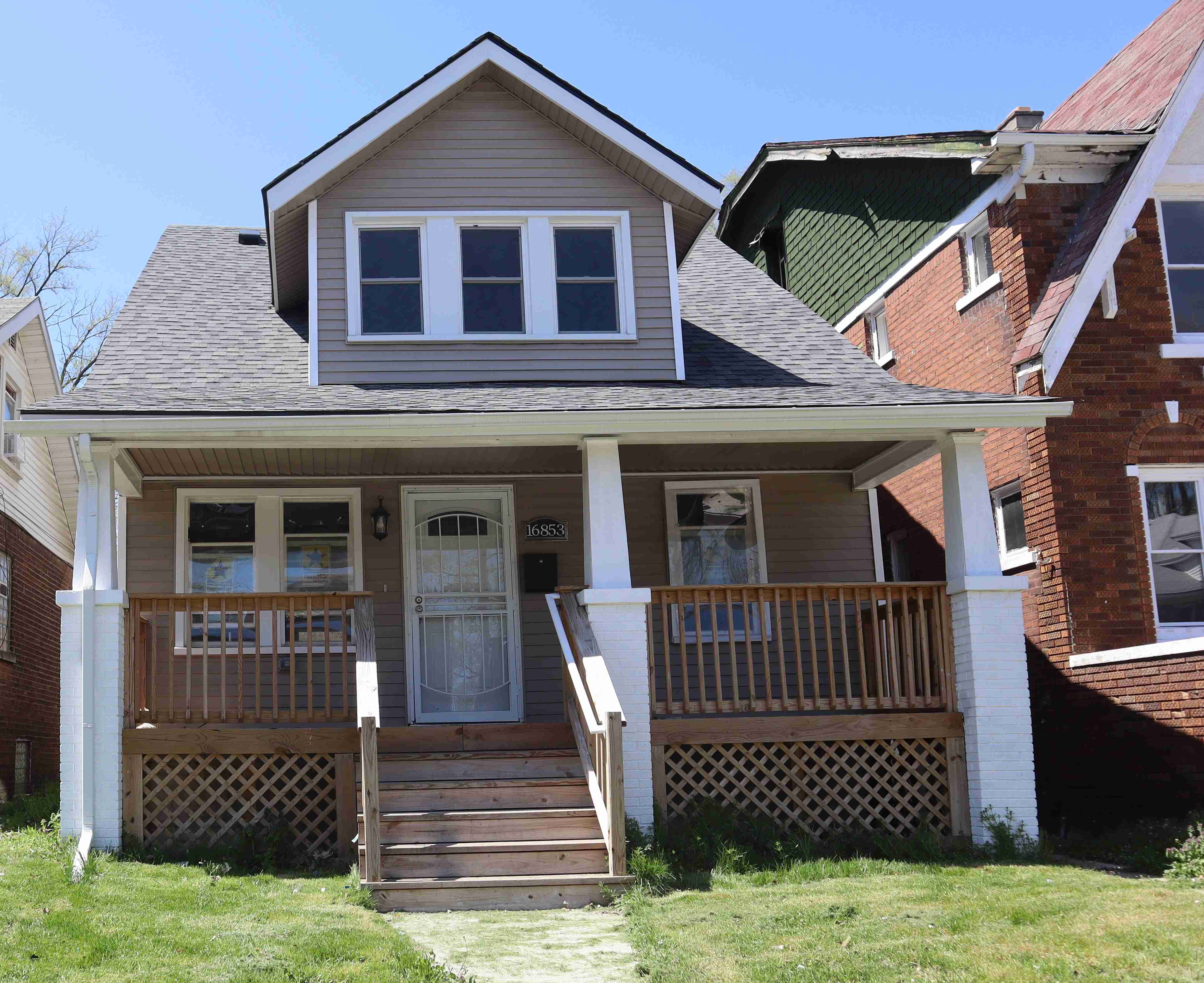 16853 Stoepel front summer pic.jpg